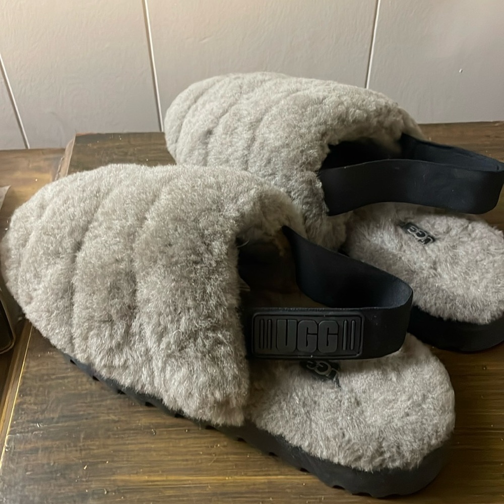 UGG Super Fluff Slipper - Green with black strap and sole